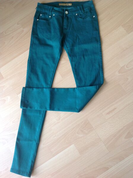 Žalios spalvos kelnės